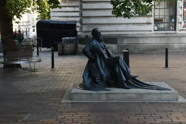 Charles Dickens